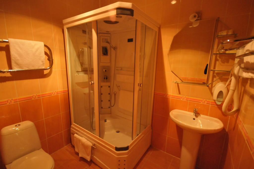 Golden Palace Hotel Aktau Habitación foto