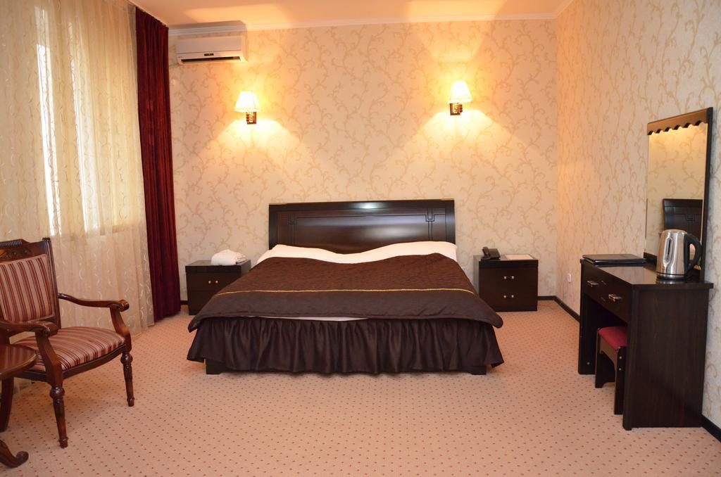 Golden Palace Hotel Aktau Exterior foto